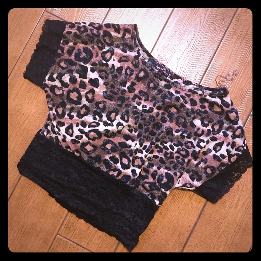 LEOPARD CROP TOP